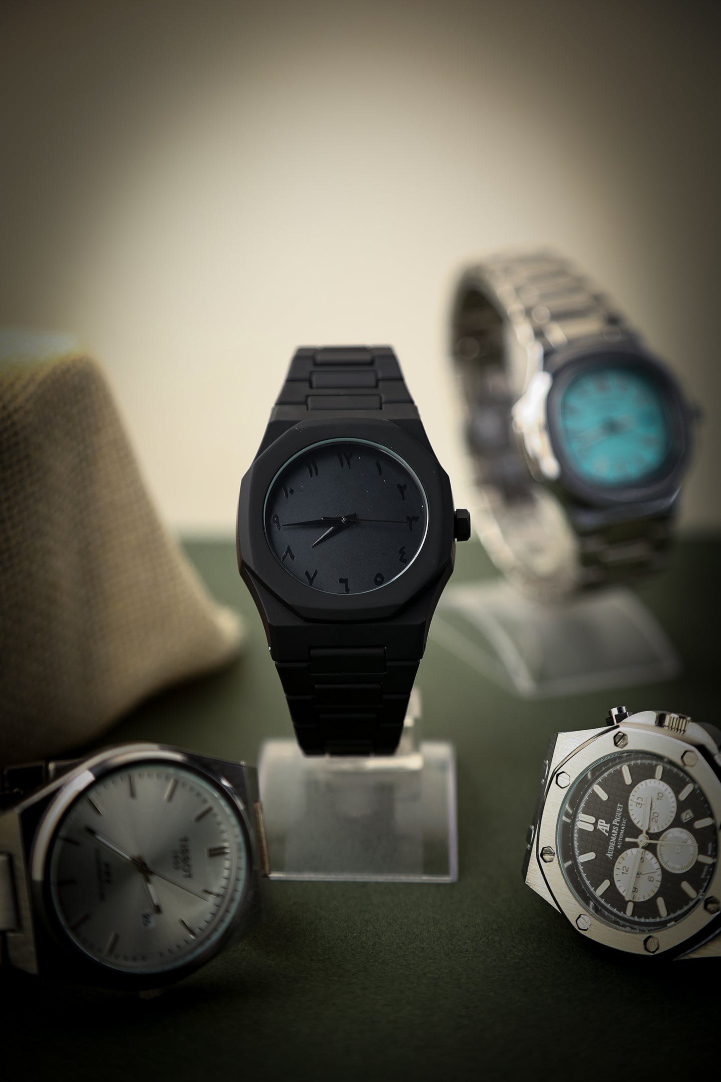 Aura Black Arabic