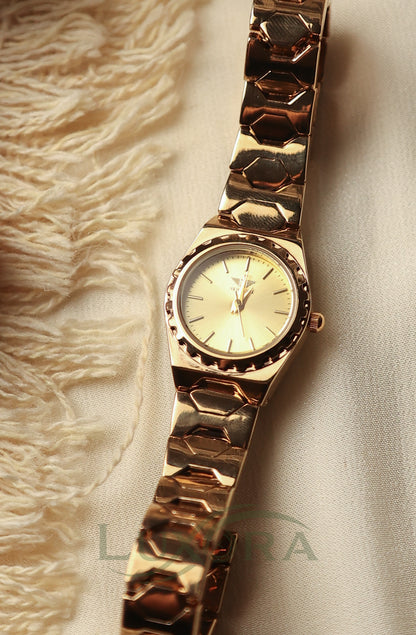 Luxora Vintage Gold