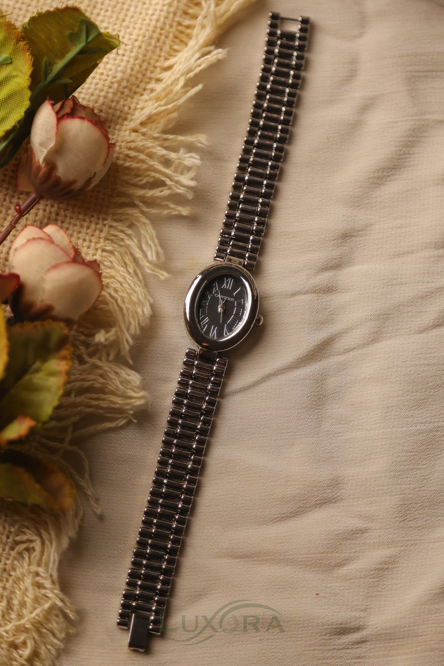 Carter Oval Silver Black