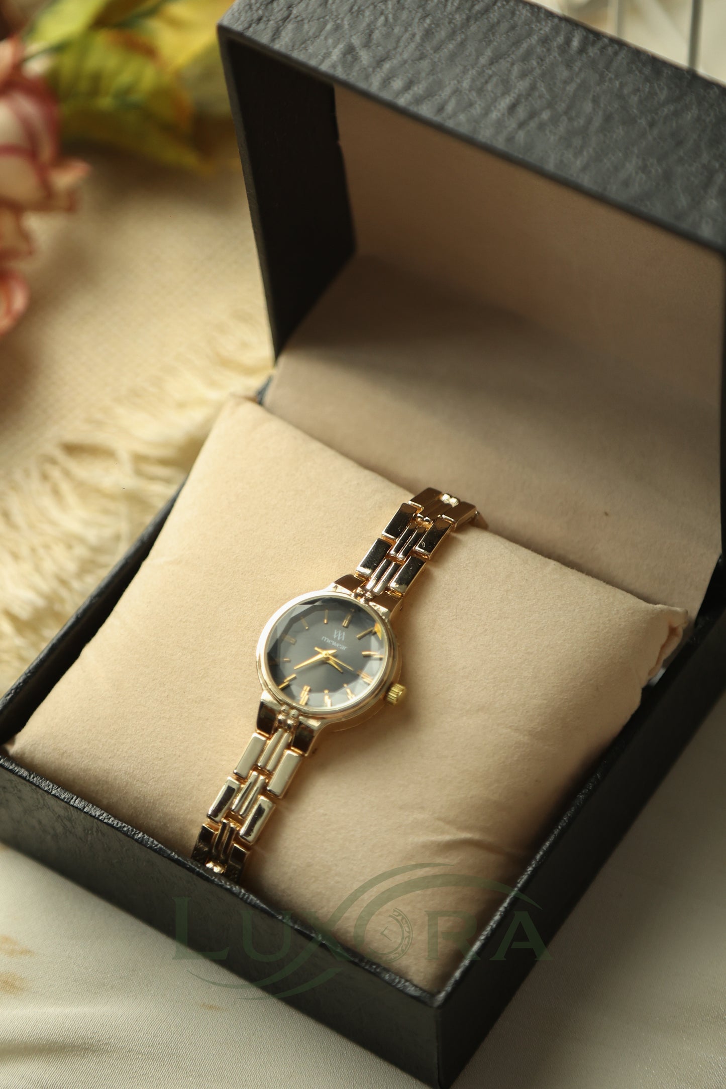 MW mini black dial