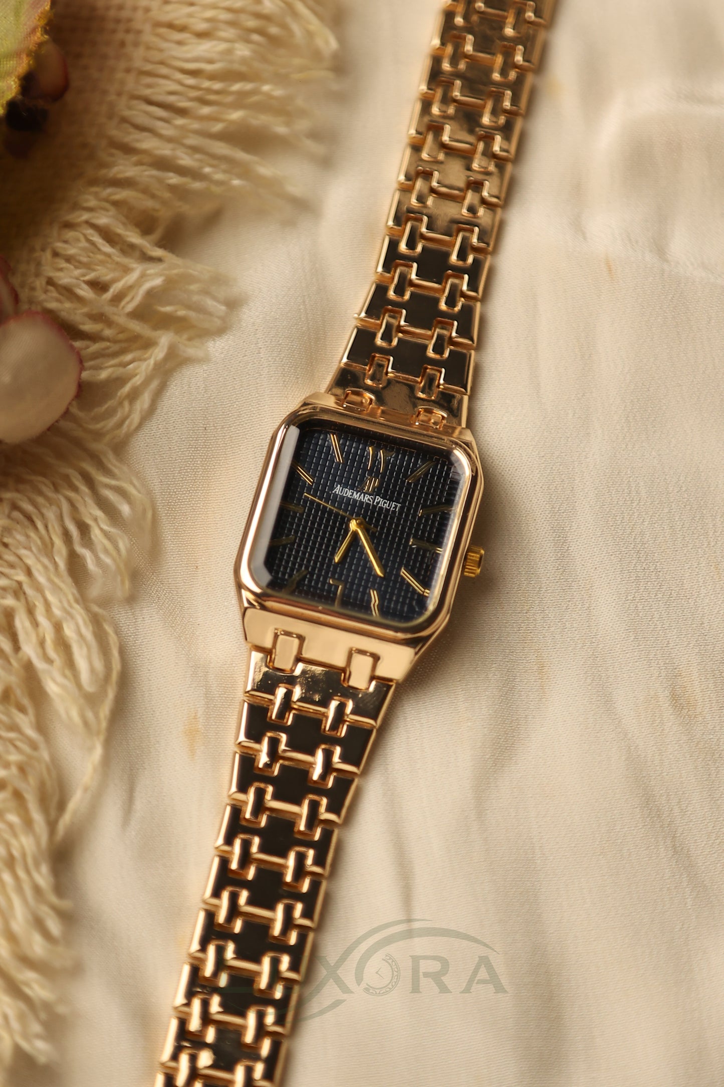 Ap Roman Golden Black