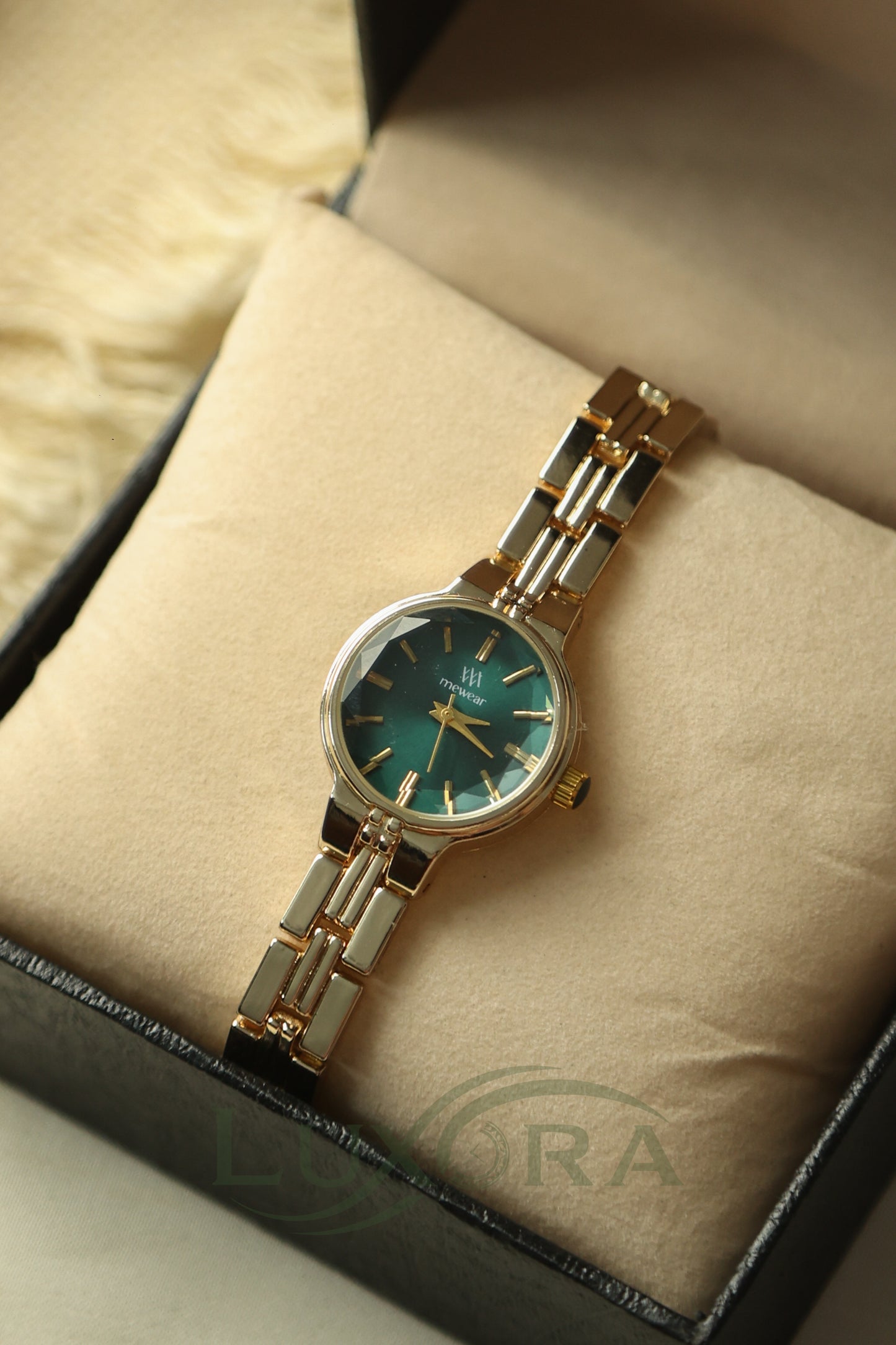 MW green dial