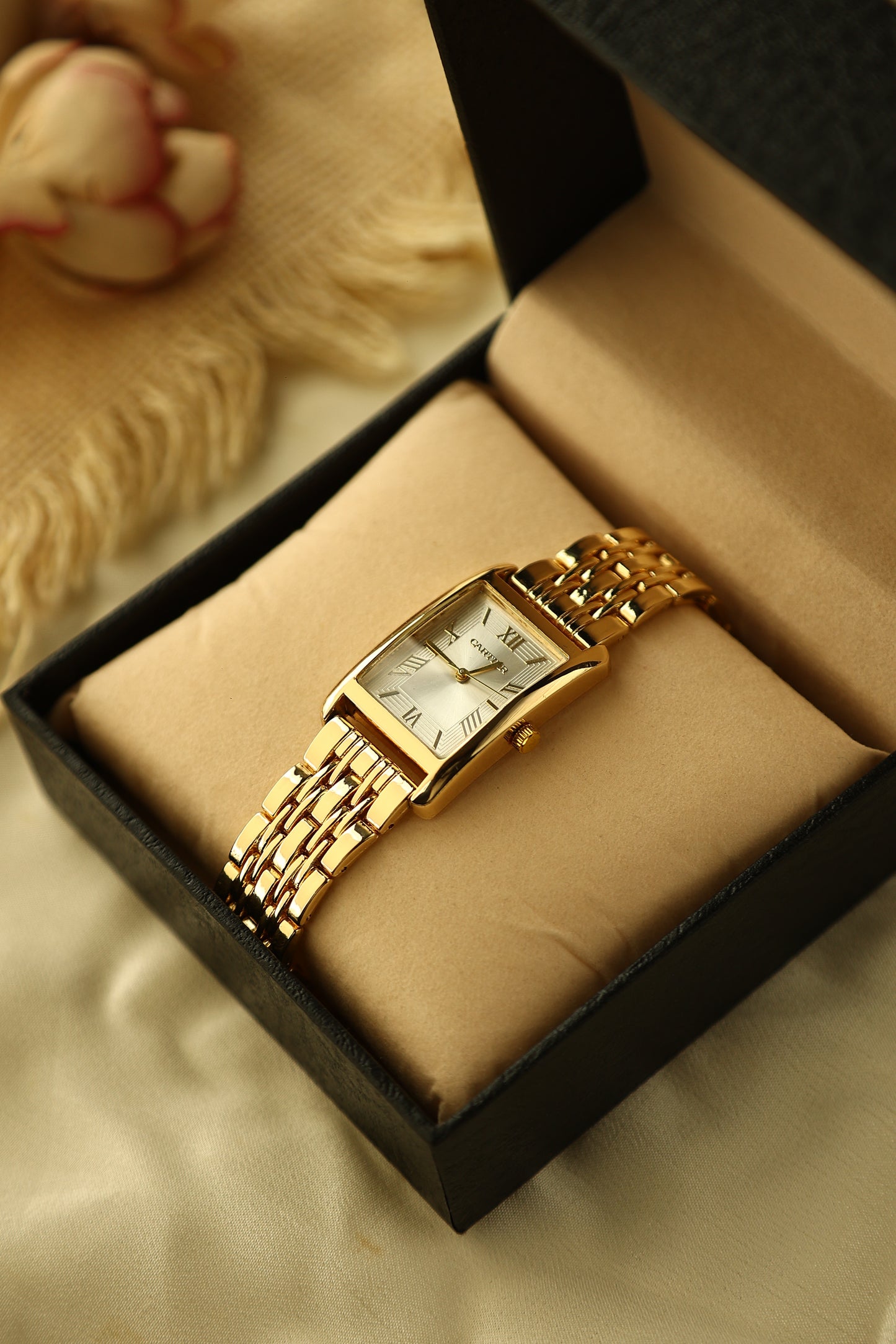 Carter Civo Gold