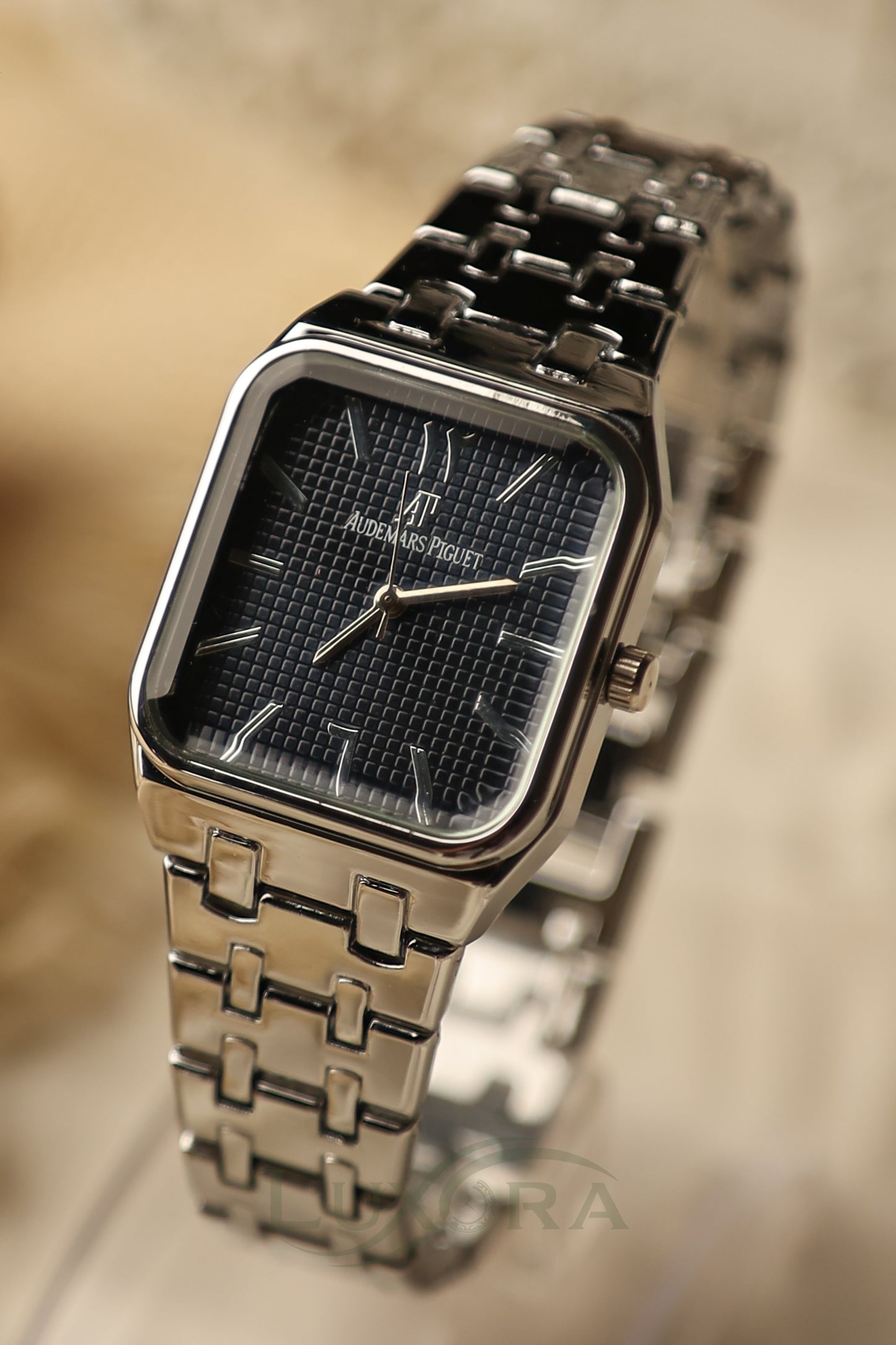 Ap Roman Silver Black