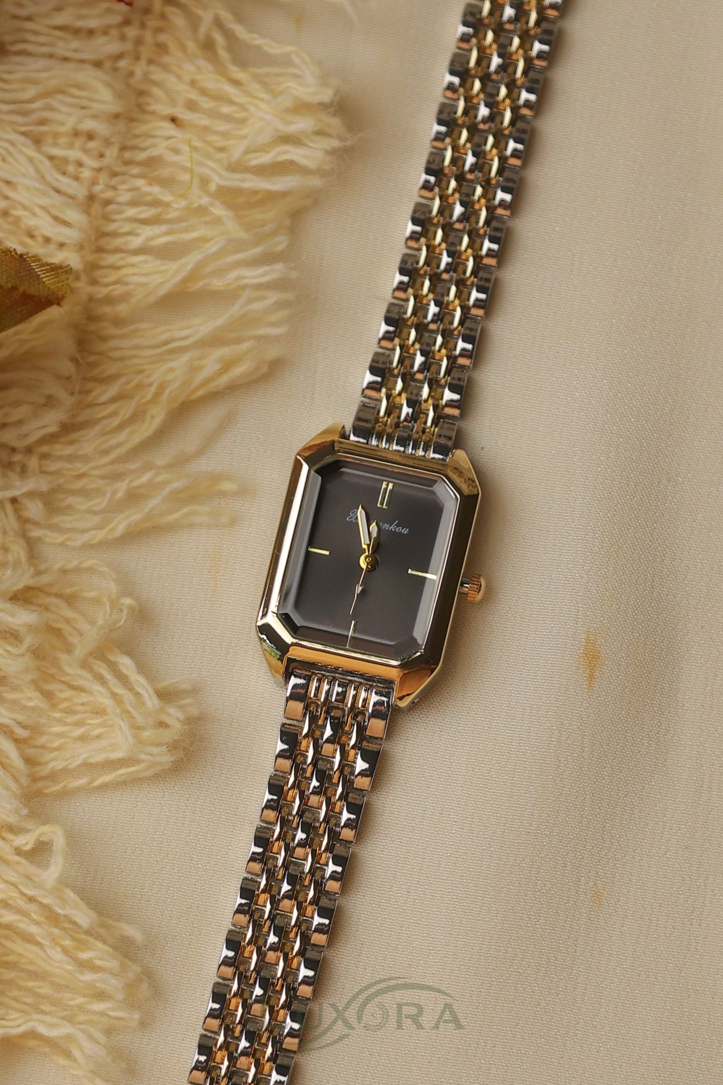 Xiny Twotone Black Dial
