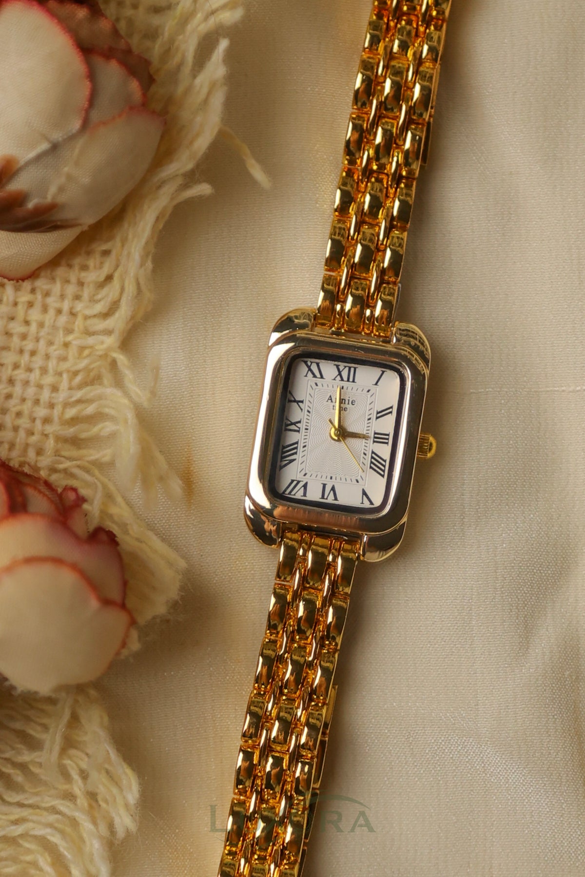 Elara Roman Gold